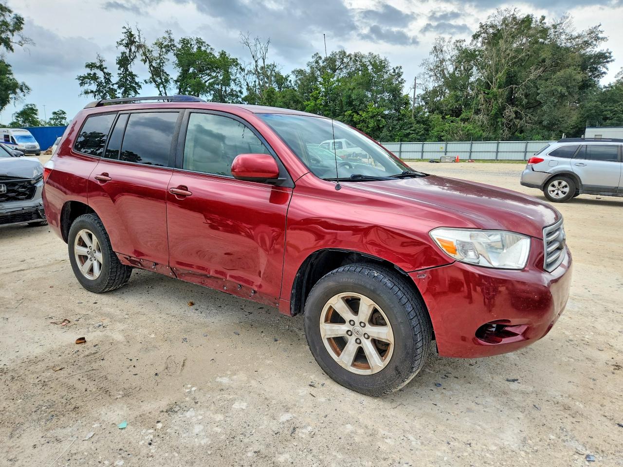 2008 Toyota Highlander Base Burgundy vin: JTEDS41A082009657