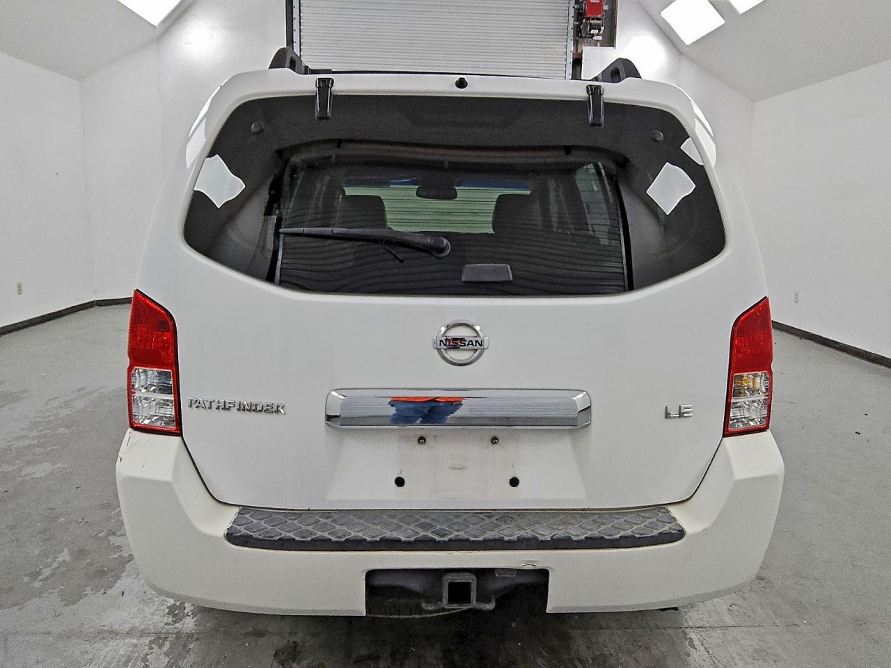 2006 Nissan Pathfinder Le Белый vin: 5N1AR18U26C635263