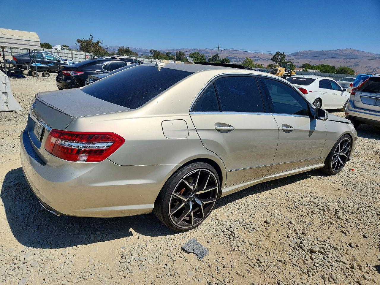 2011 Mercedes-benz E 350 Gold vin: WDDHF5GB4BA275024
