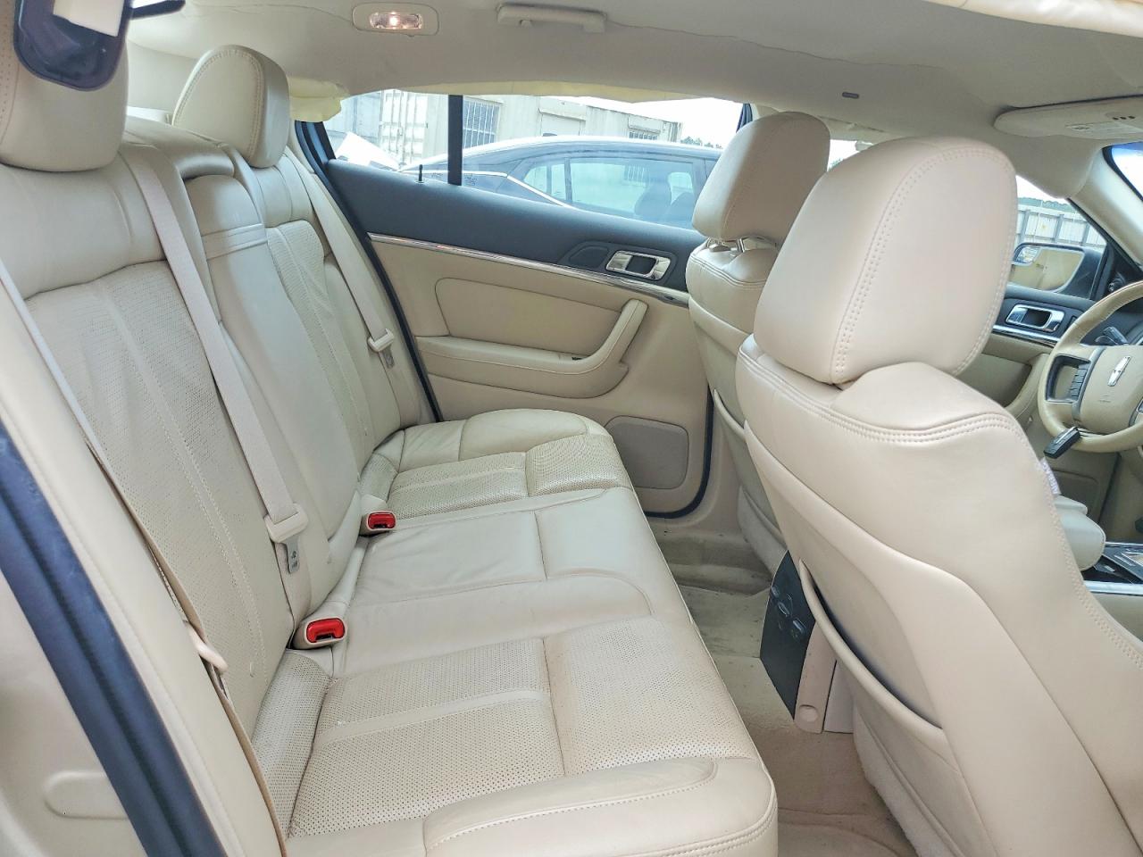 2010 Lincoln Mks Gold vin: 1LNHL9DR4AG611757