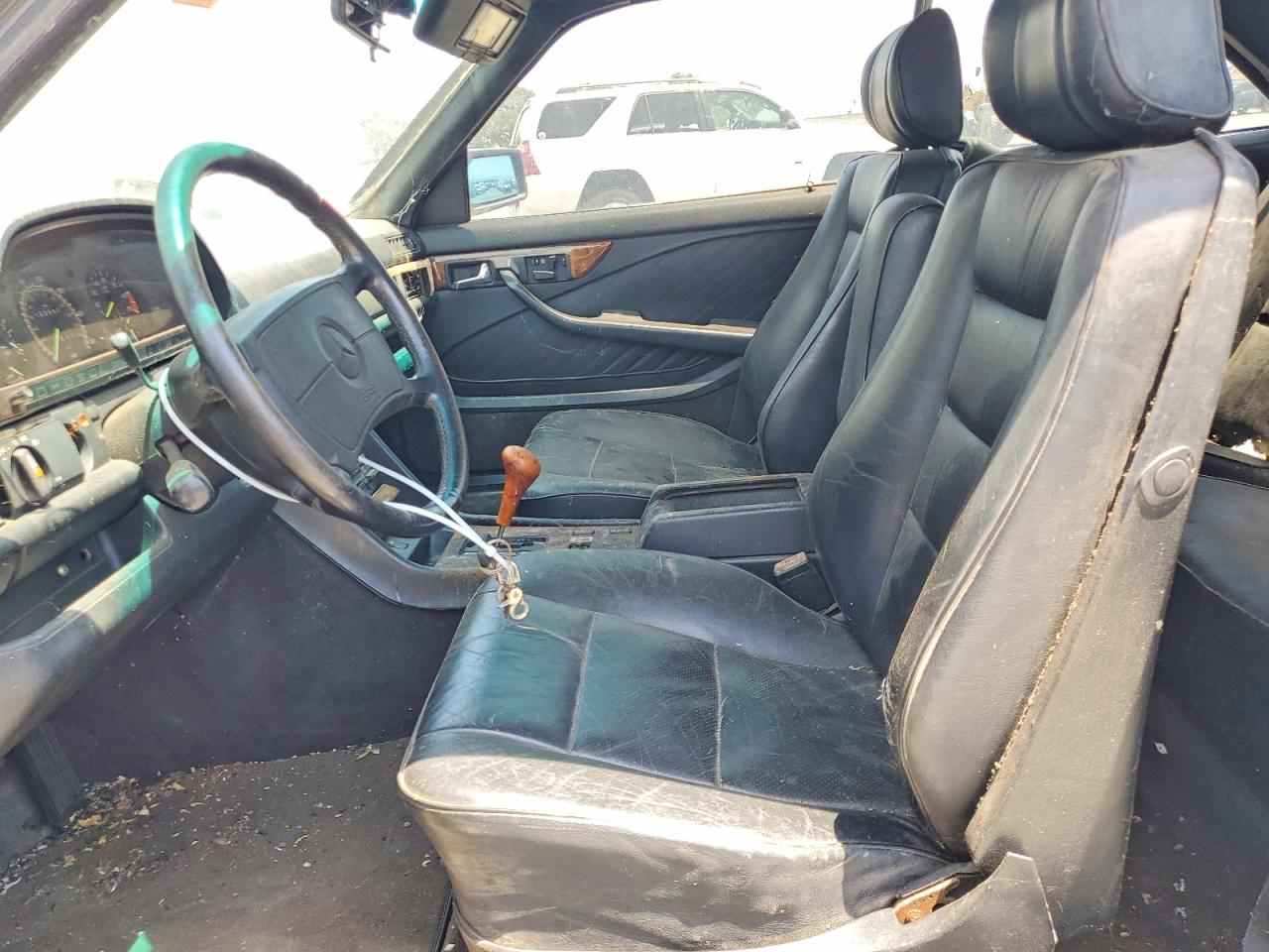 1989 Mercedes-benz 560 Sec Black vin: WDBCA45E6KA487092