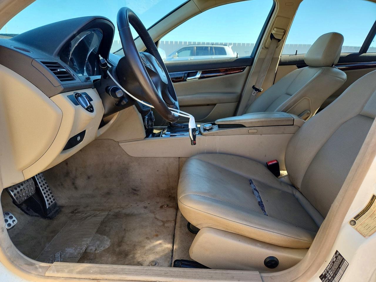 2010 Mercedes-benz C 300 4matic White vin: WDDGF8BB1AR106566