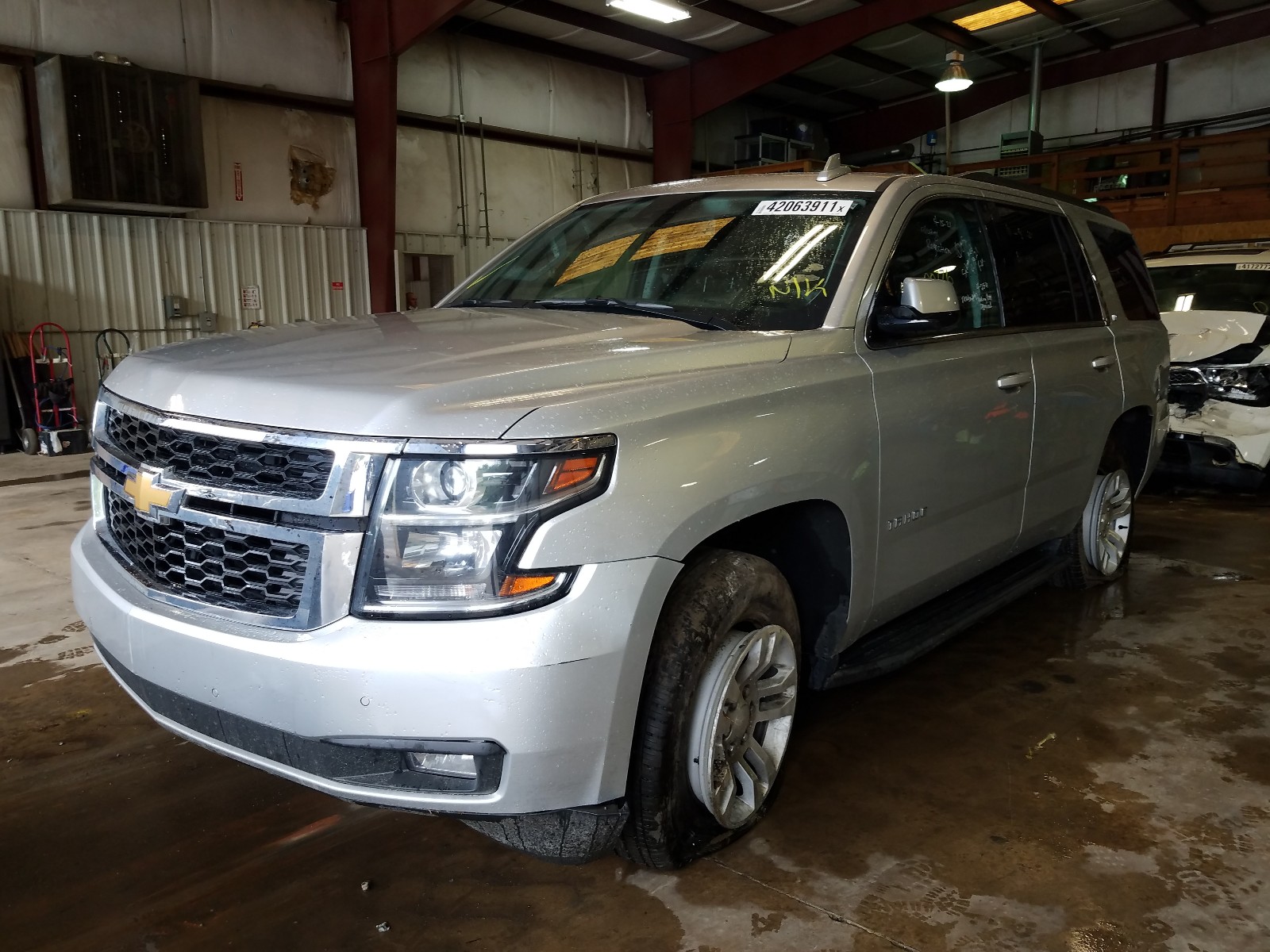 2020 Chevrolet Tahoe K1500 Lt Серебряный vin: 1GNSKBKCXLR275694