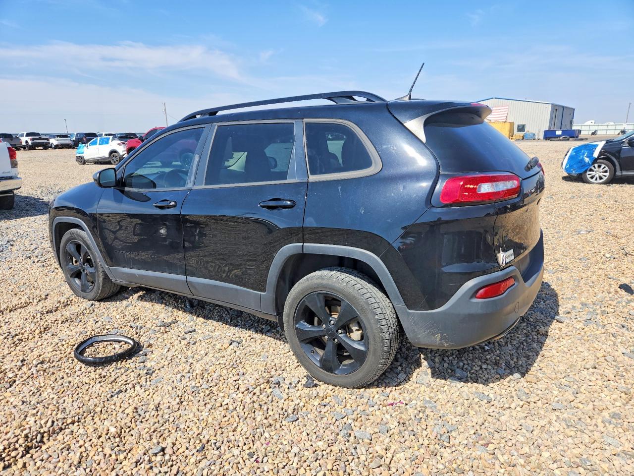 2018 Jeep Cherokee Latitude Black vin: 1C4PJLCB1JD542972
