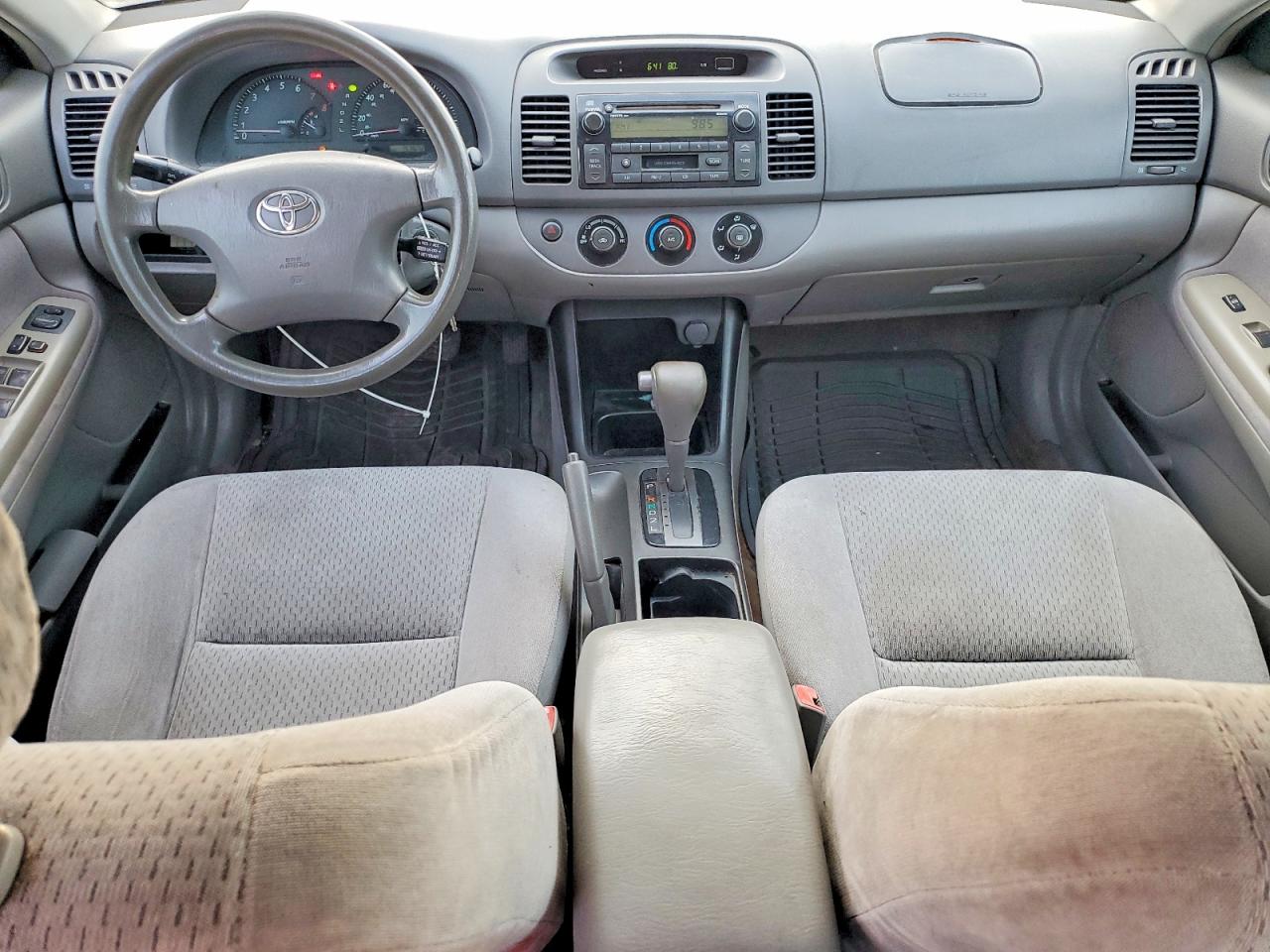 2004 Toyota Camry Le Silver vin: 4T1BE32K54U836715