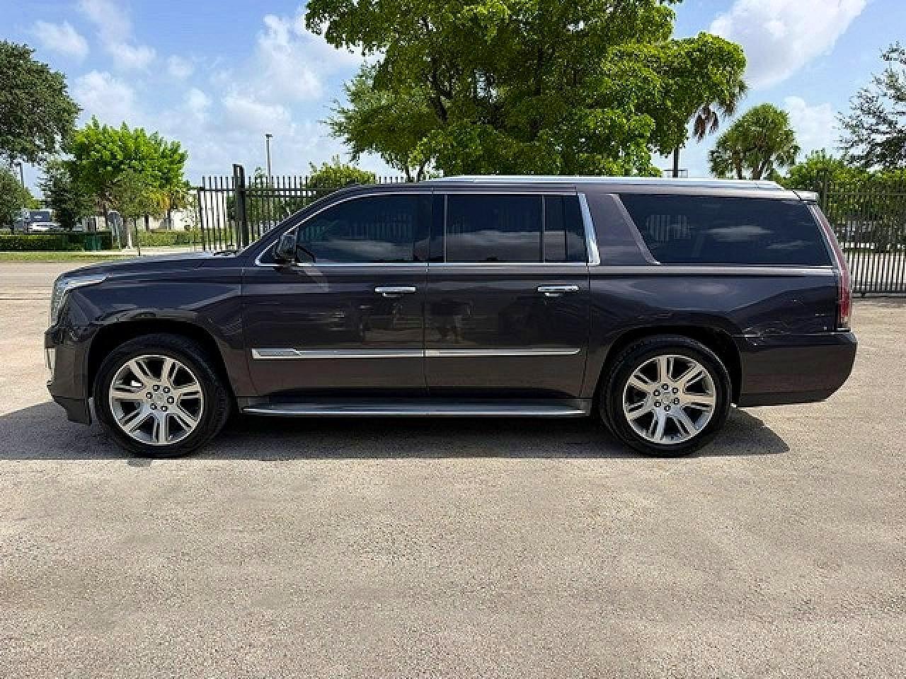 2015 Cadillac Escalade Esv Luxury Gray vin: 1GYS4HKJXFR170768
