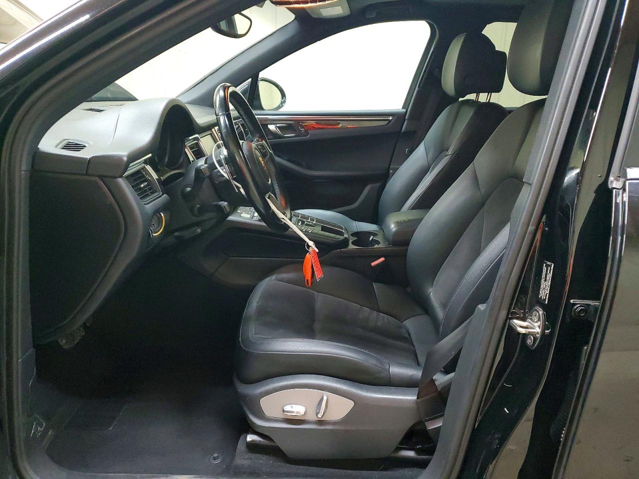 2015 Porsche Macan S Black vin: WP1AB2A50FLB52533