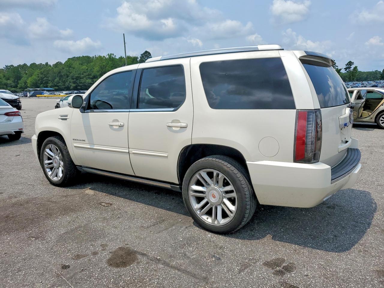 2013 Cadillac Escalade Premium White vin: 1GYS4CEF6DR248440
