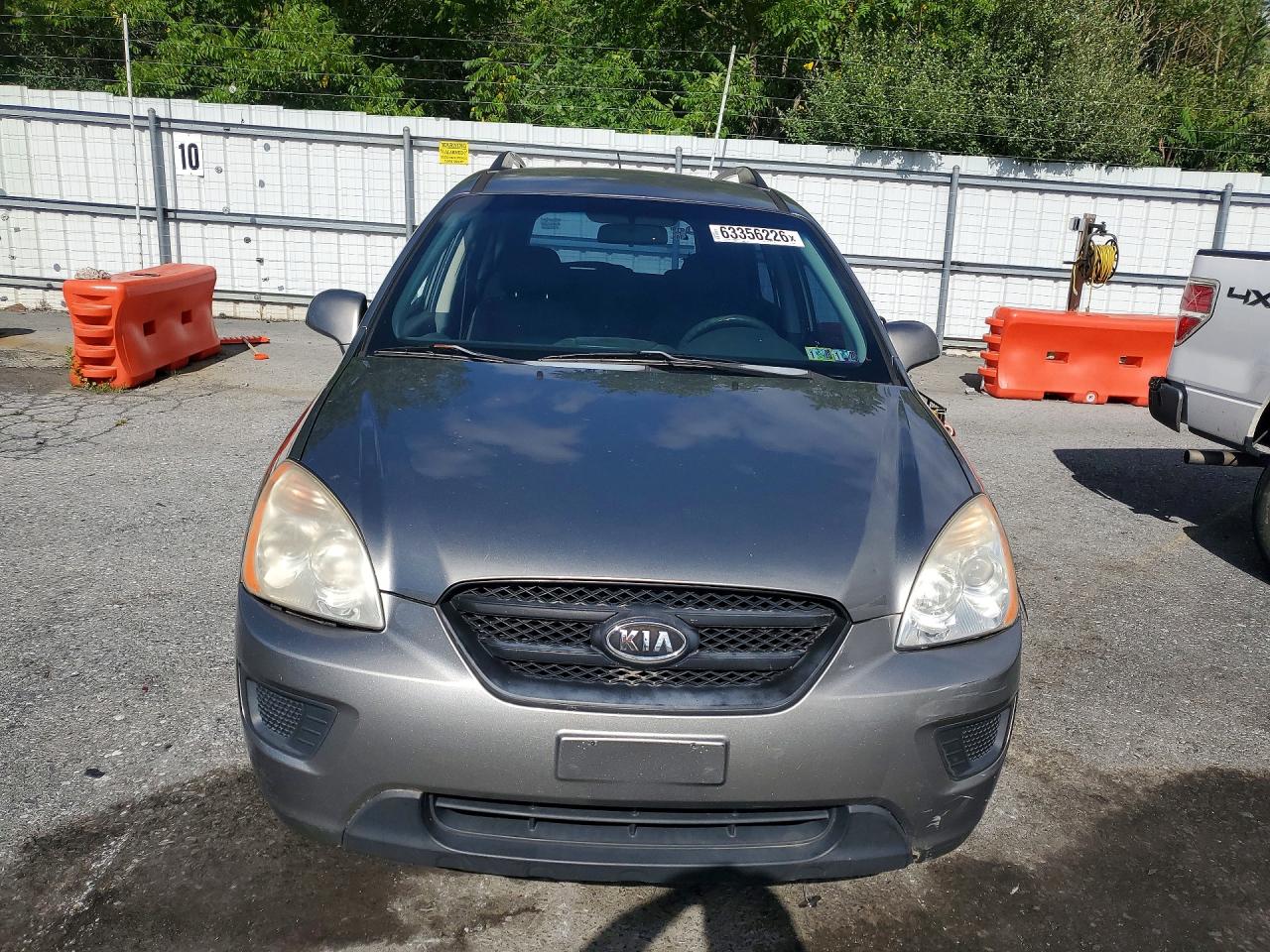 2009 Kia Rondo Base Gray vin: KNAFG528X97228921