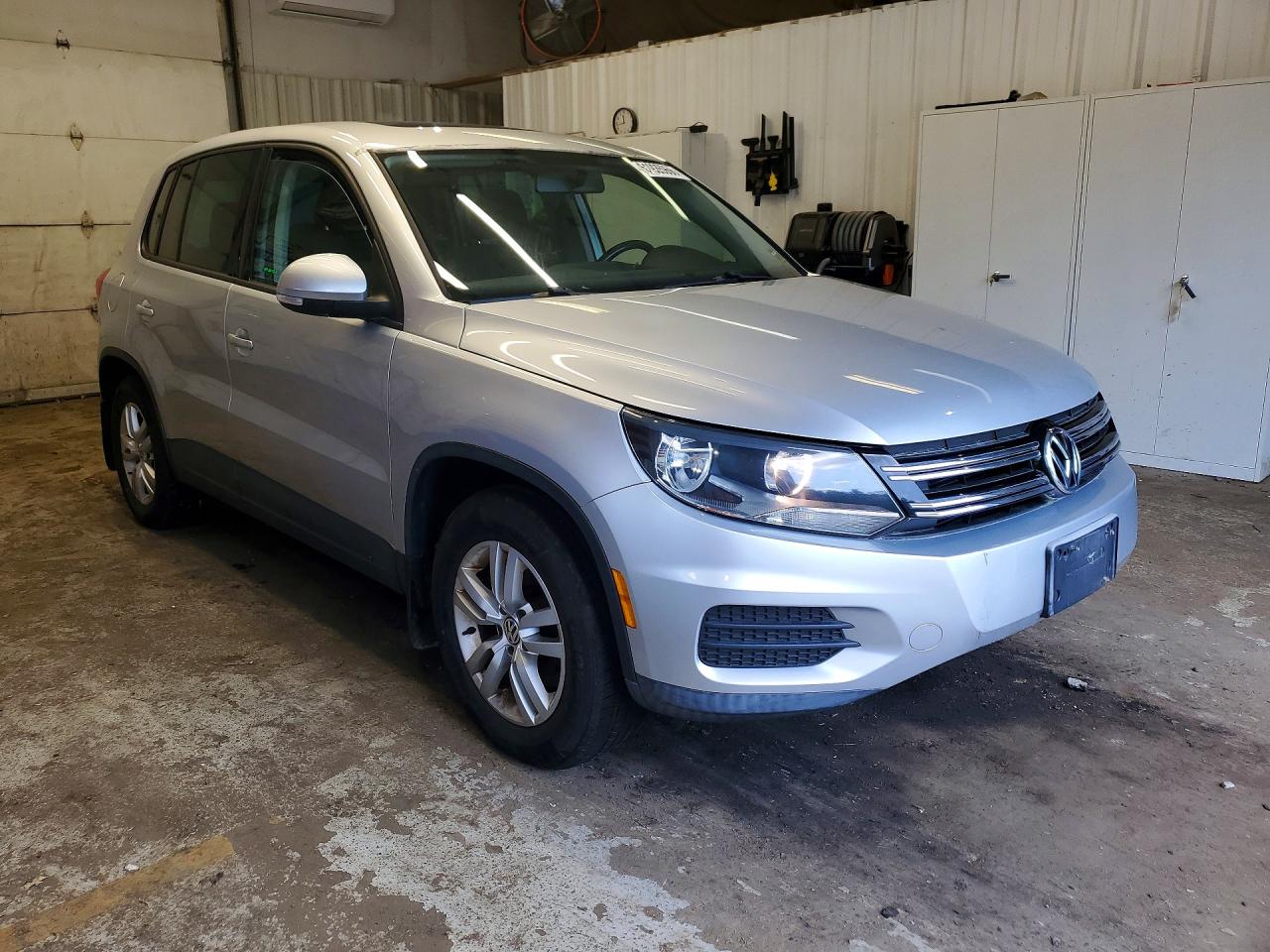 2013 Volkswagen Tiguan S Silver vin: WVGBV3AX2DW578185