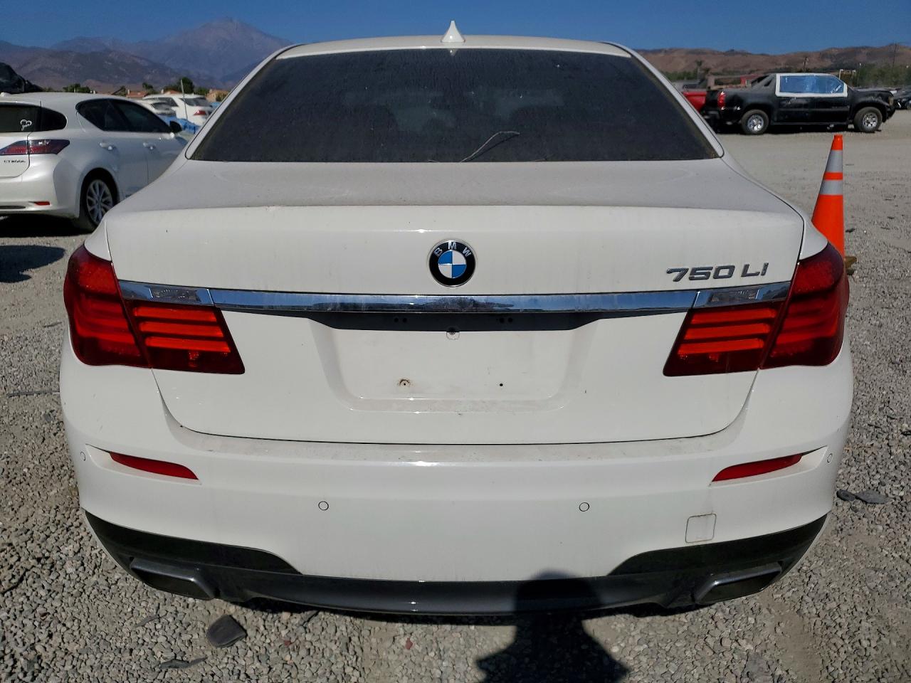 2015 Bmw 750 Li Белый vin: WBAYE8C58FD781620