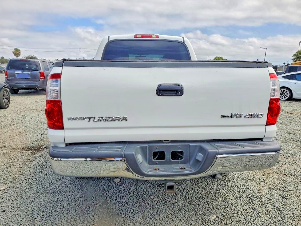 2006 Toyota Tundra Double Cab Sr5 White vin: 5TBDT44156S518932