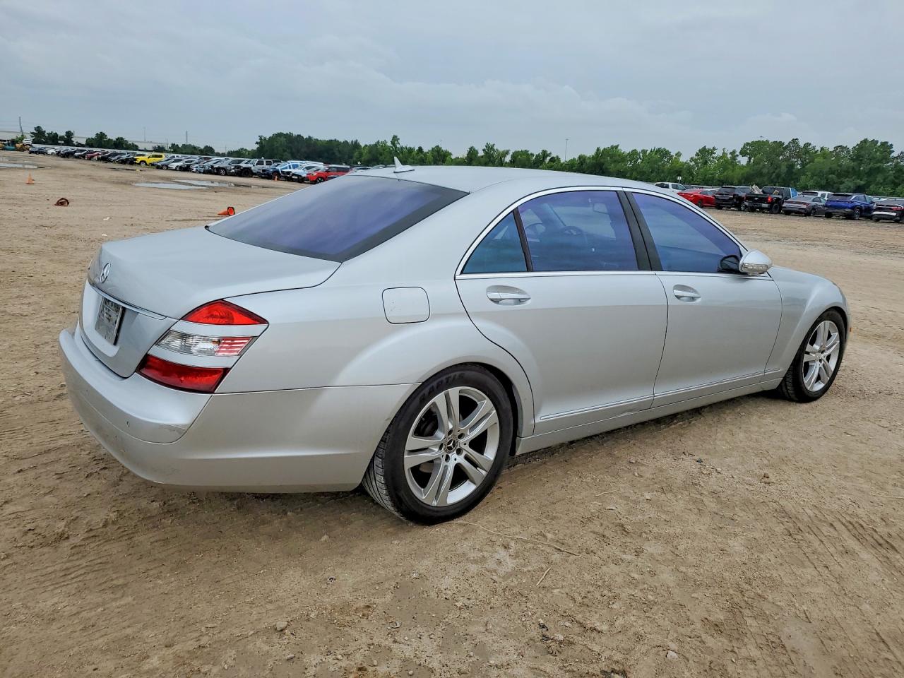 2007 Mercedes-benz S 550 Silver vin: WDDNG71XX7A143506