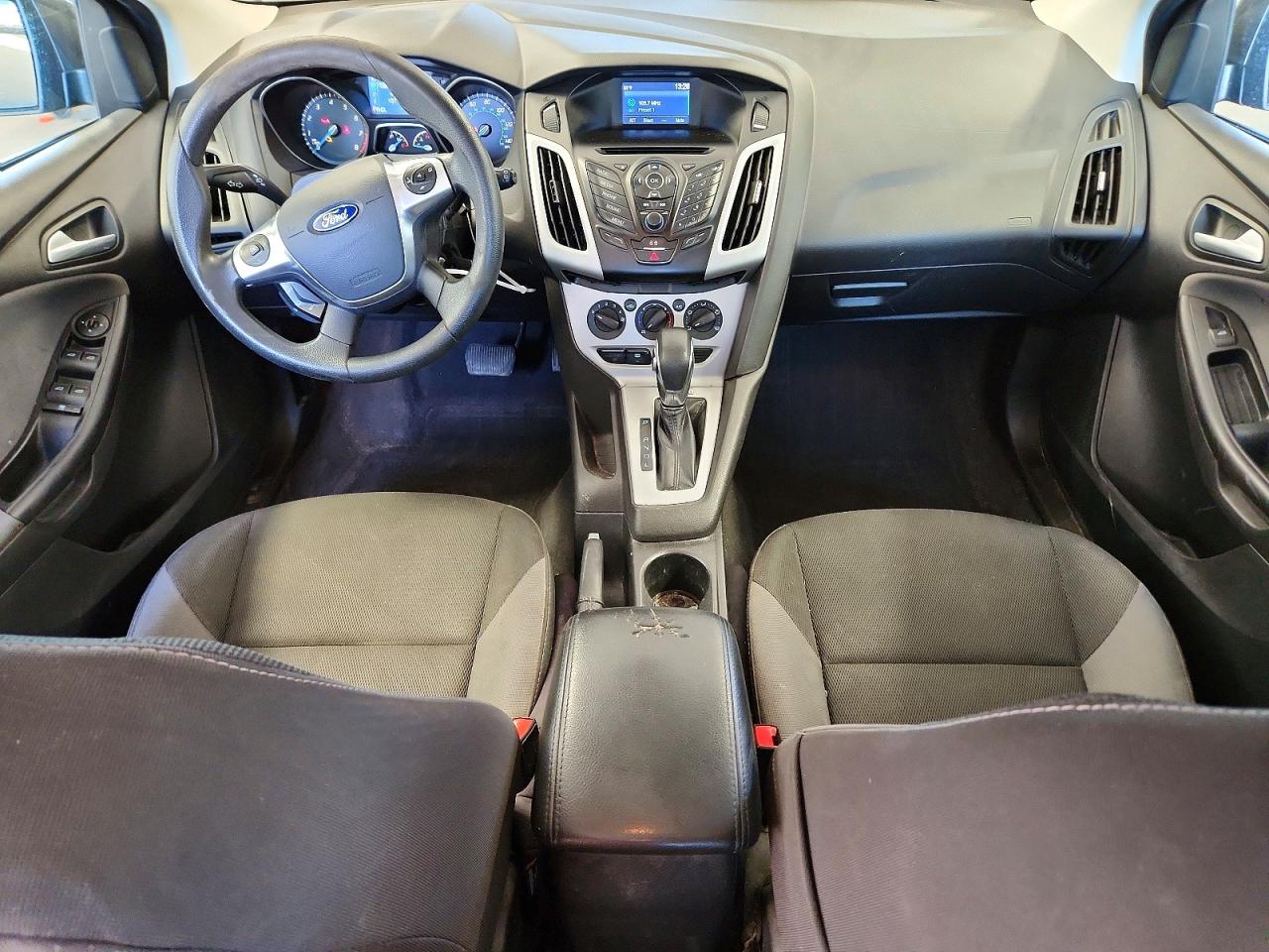 2014 Ford Focus Se Серый vin: 1FADP3K27EL377546