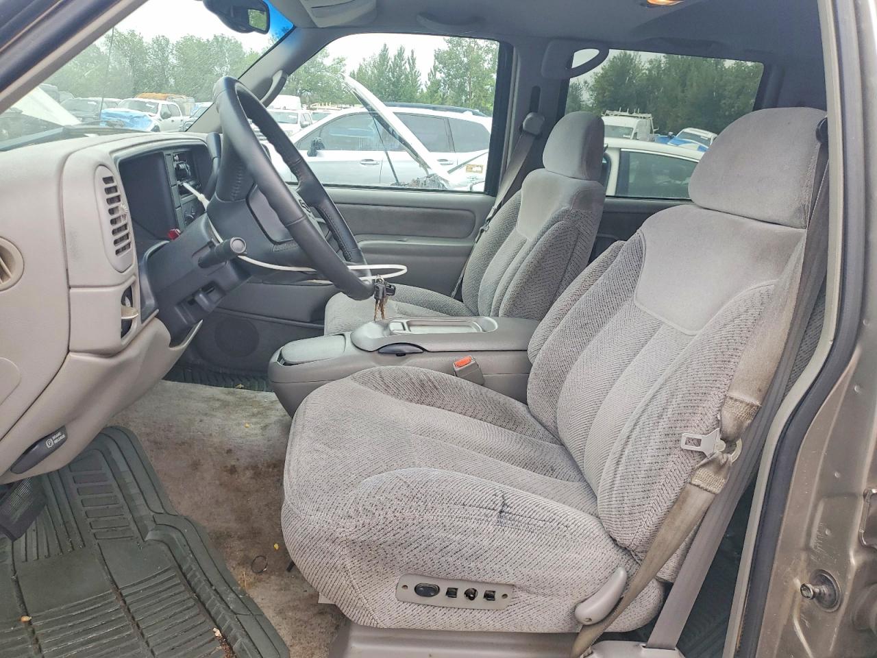 1999 Chevrolet Suburban K1500 Silver vin: 3GNFK16R0XG113041