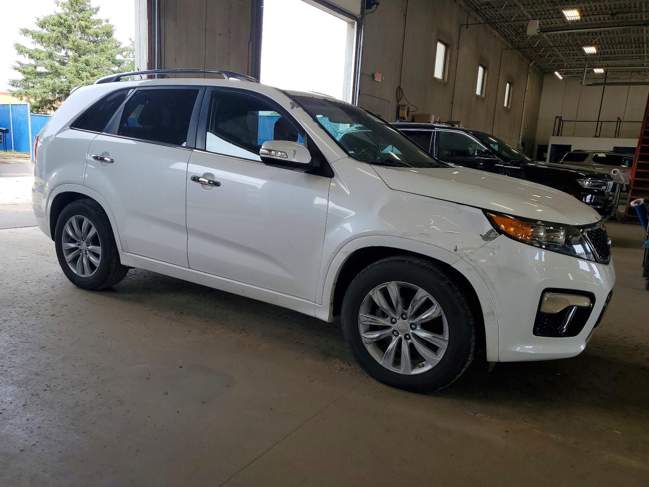 2011 Kia Sorento Sx White vin: 5XYKW4A25BG147829