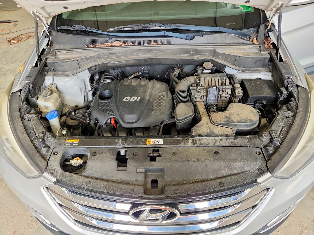 2014 Hyundai Santa Fe Sport 2.4l Silver vin: 5XYZUDLB8EG212971