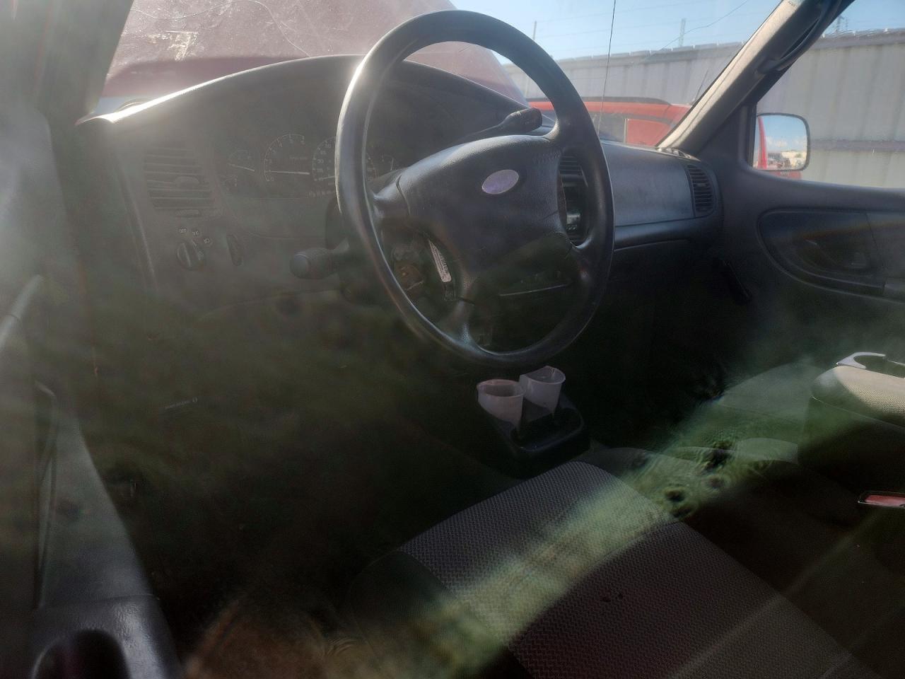2003 Ford Ranger Red vin: 1FTYR10UX3PA11780