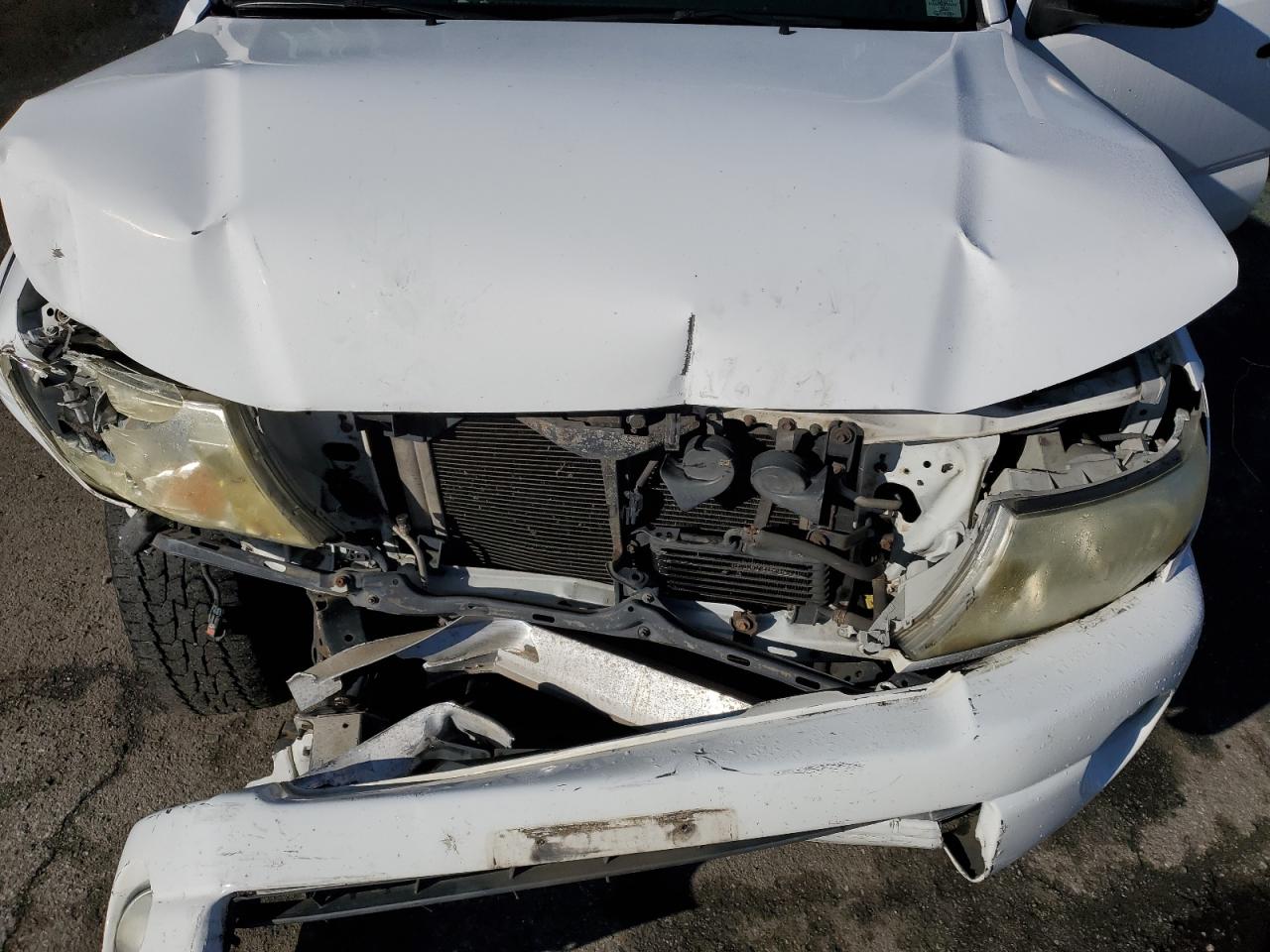 2011 Toyota Tacoma Prerunner Access Cab White vin: 5TFTU4GN1BX002456