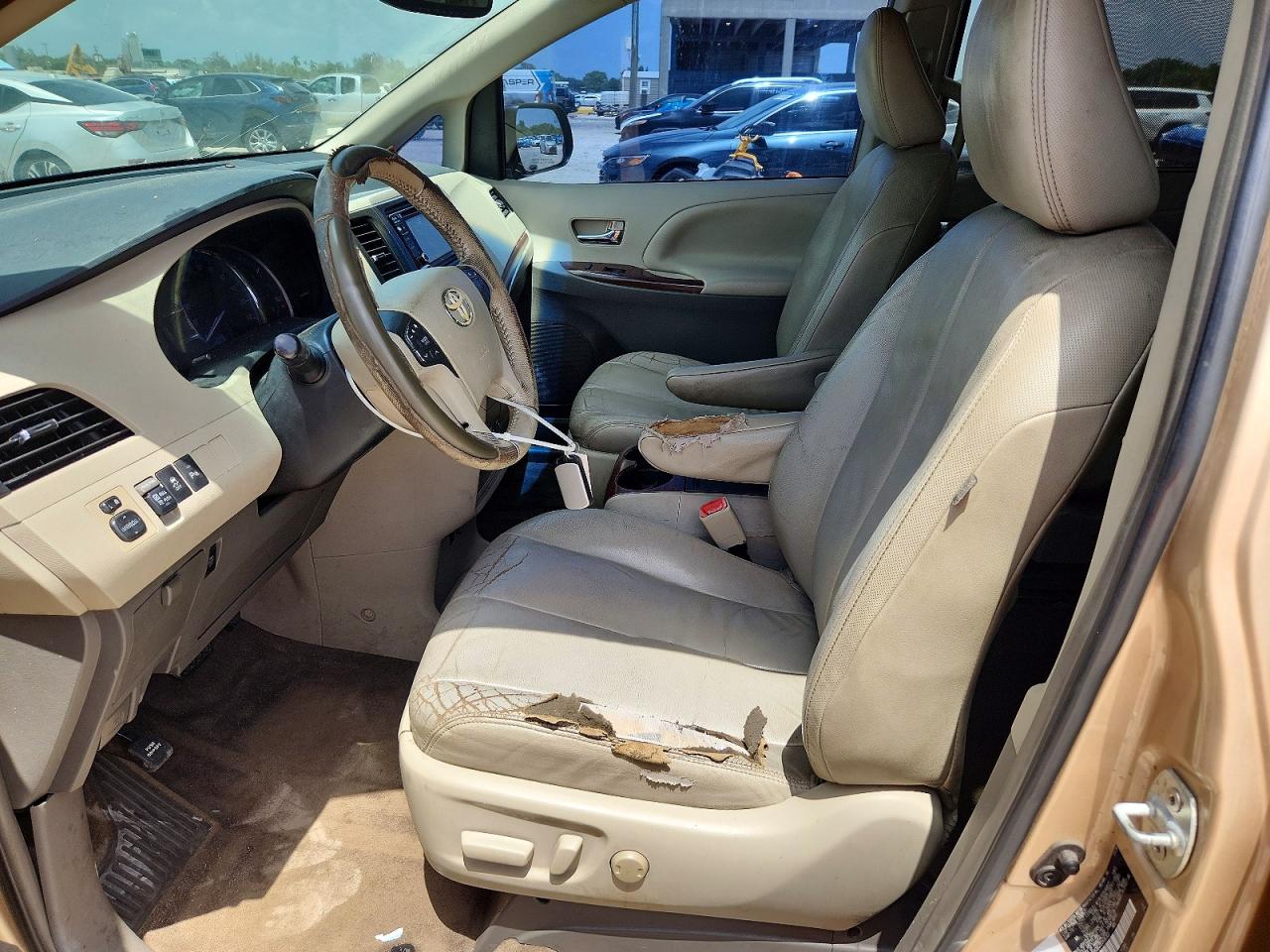 2014 Toyota Sienna Xle 8-passenger Beige vin: 5TDYK3DC7ES456102