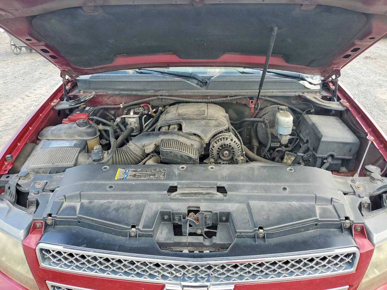 2010 Chevrolet Tahoe K1500 Ltz Burgundy vin: 1GNUKCE02AR105830
