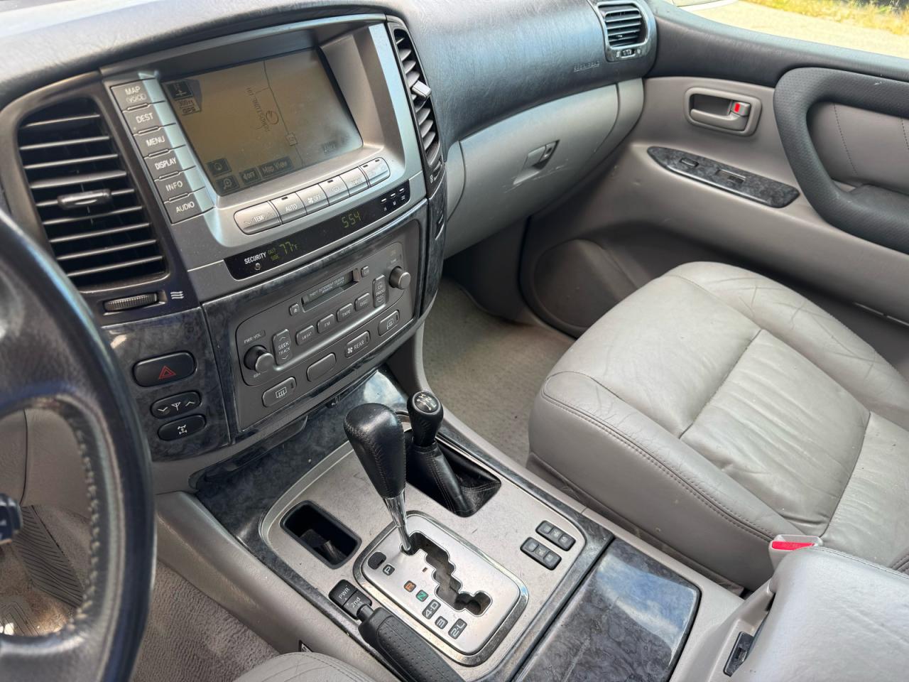 2005 Toyota Land Cruiser White vin: JTEHT05J152076068