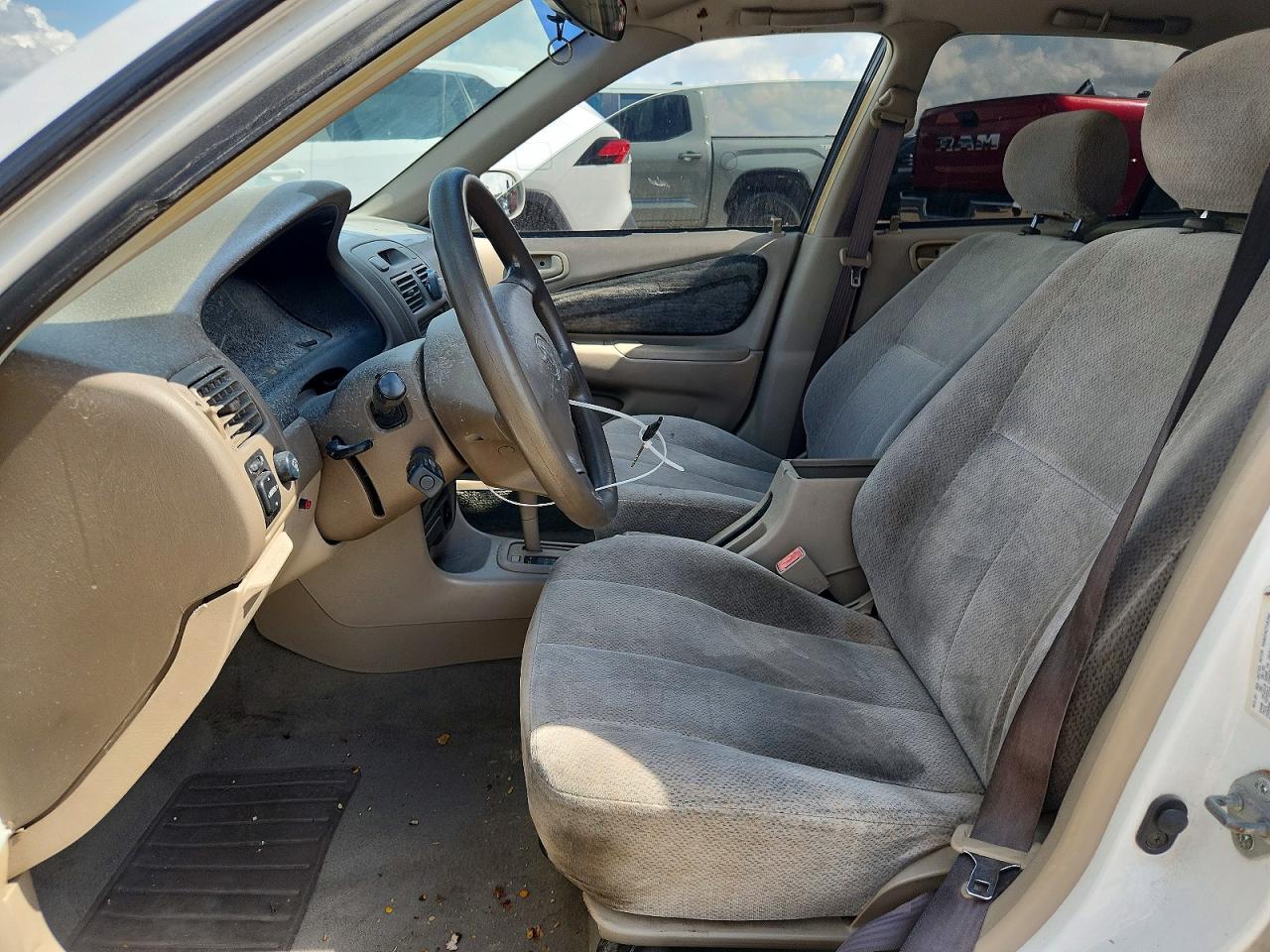 2001 Toyota Corolla Le Белый vin: 1NXBR12E61Z429520