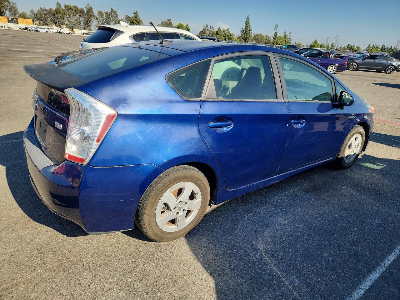 2011 Toyota Prius Two Blue vin: JTDKN3DU3B1384832