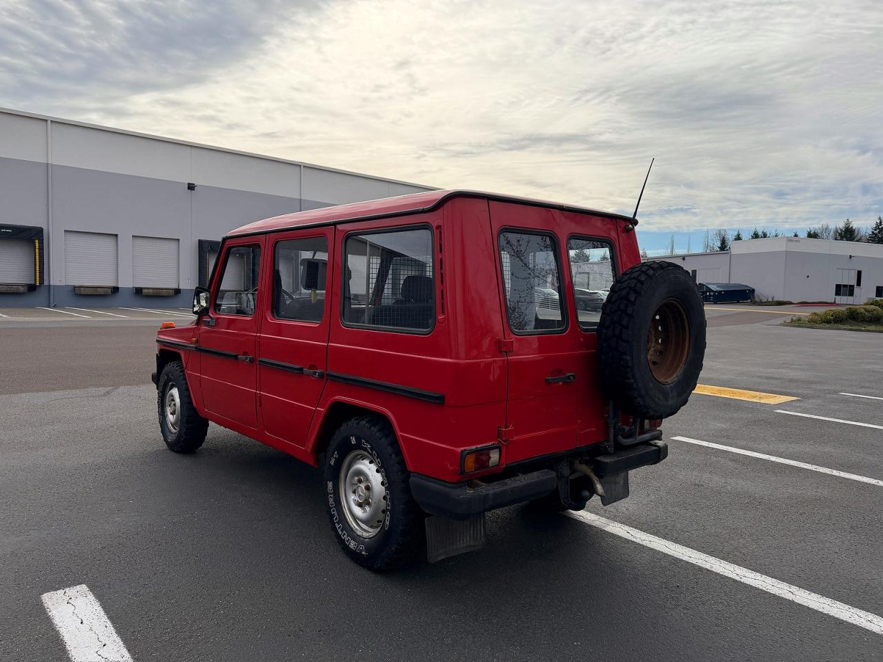 1982 Mercedes Benz 300 Red vin: 46023117014409