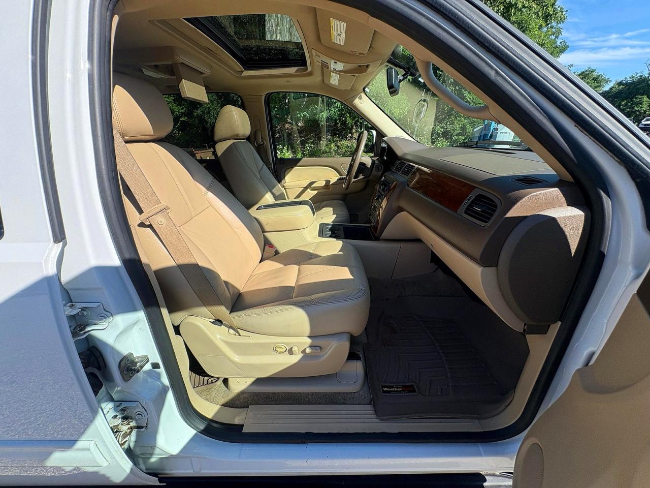 2012 Chevrolet Suburban K1500 Lt Белый vin: 1GNSKJE70CR204318