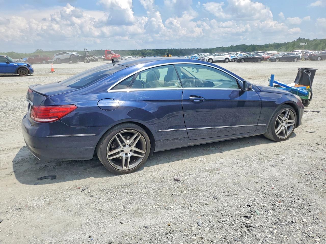 2014 Mercedes-benz E 350 Синий vin: WDDKJ5KB4EF273521