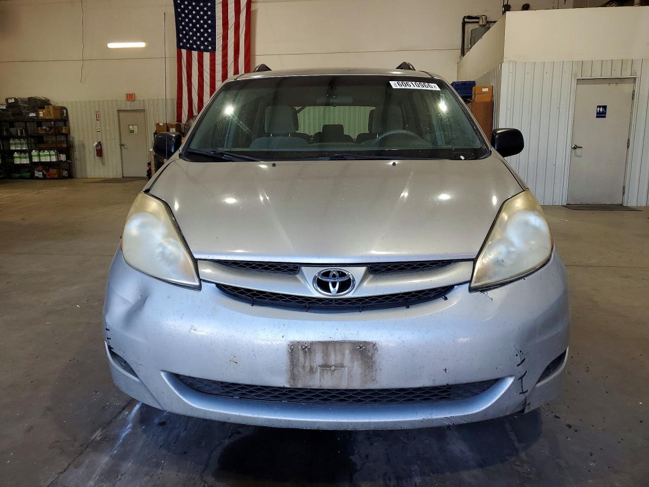 2009 Toyota Sienna Ce 8-passenger Silver vin: 5TDZK23C19S255706