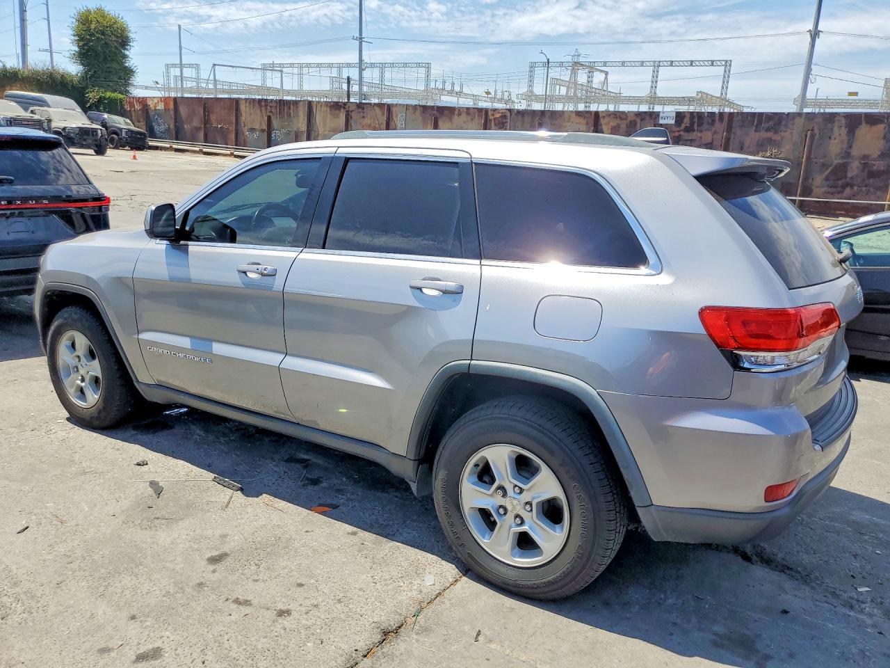 2014 Jeep Grand Cherokee Laredo Silver vin: 1C4RJEAG9EC217243