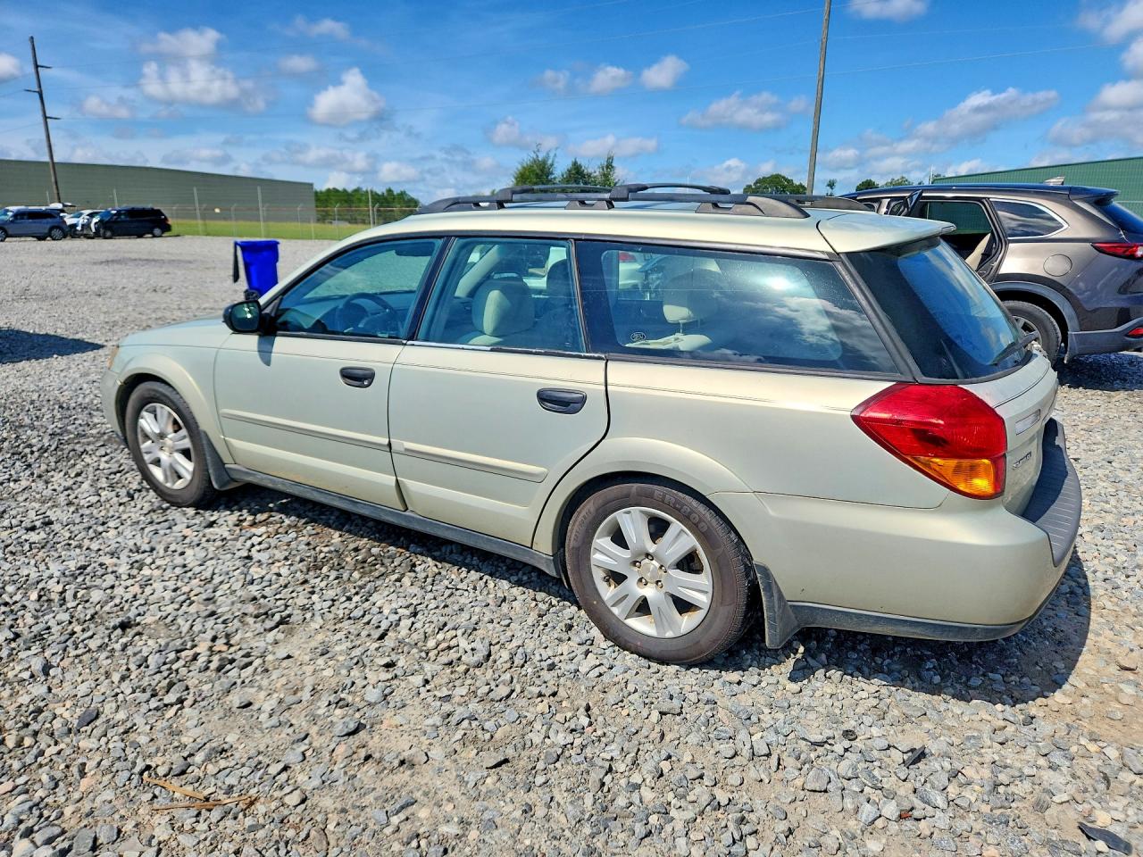 2005 Subaru Legacy Outback 2.5i Бежевый vin: 4S4BP61C457345039