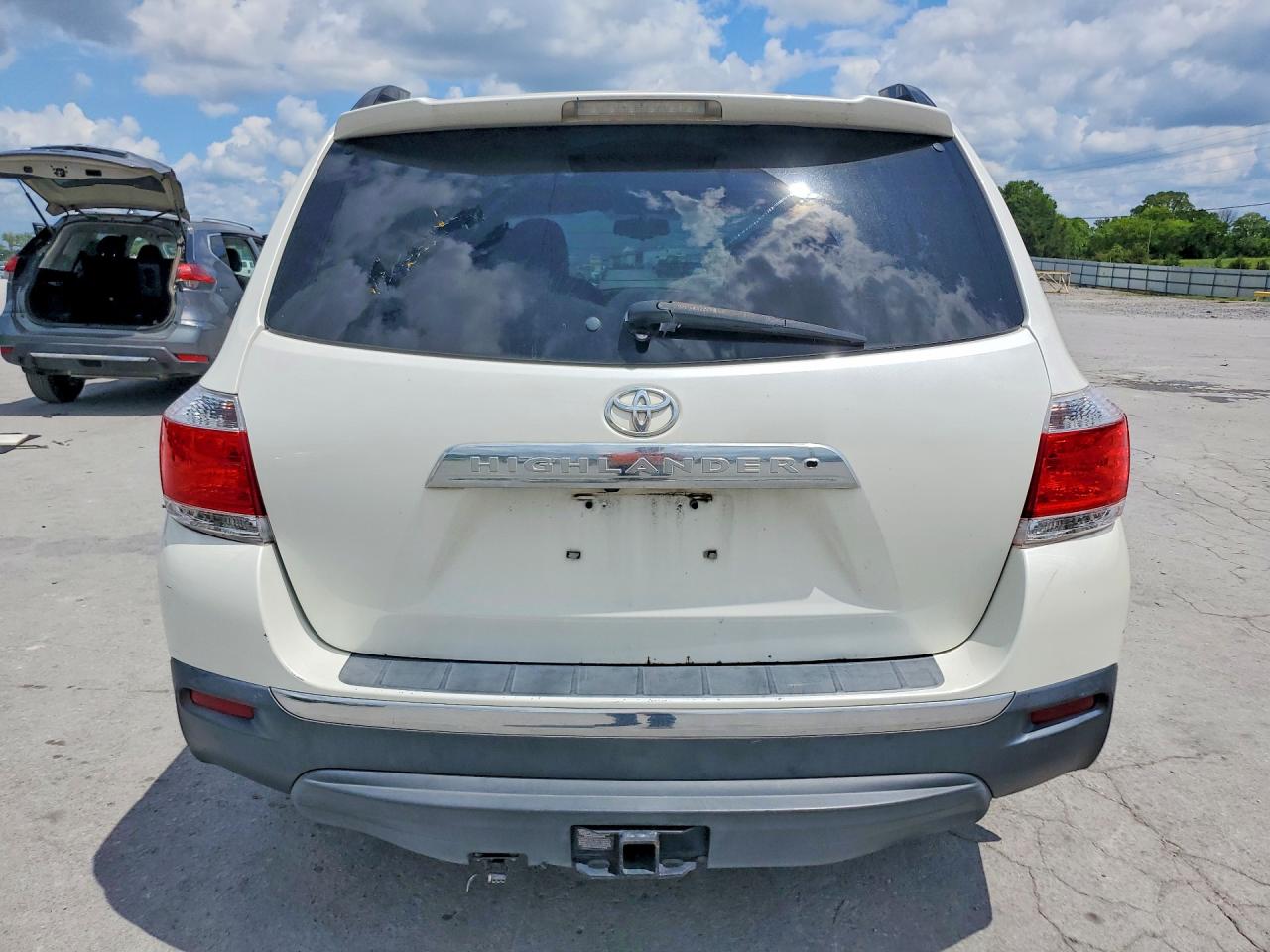 2012 Toyota Highlander Limited White vin: 5TDYK3EH4CS060703