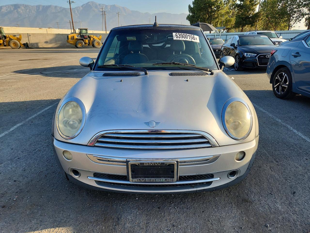 2005 Mini Cooper Silver vin: WMWRF33535TG13105