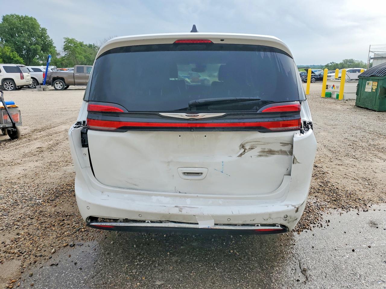 2024 Chrysler Pacifica Touring L White vin: 2C4RC1BG9RR119666