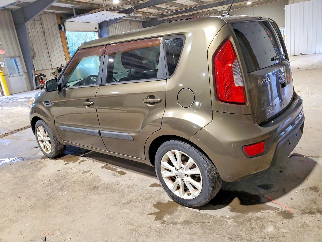 2012 Kia Soul + Green vin: KNDJT2A67C7359366