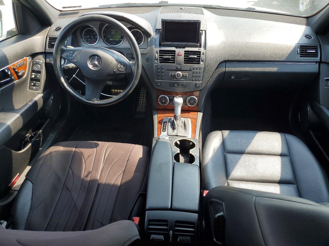 2011 Mercedes-benz C 300 4matic White vin: WDDGF8BB6BR146143