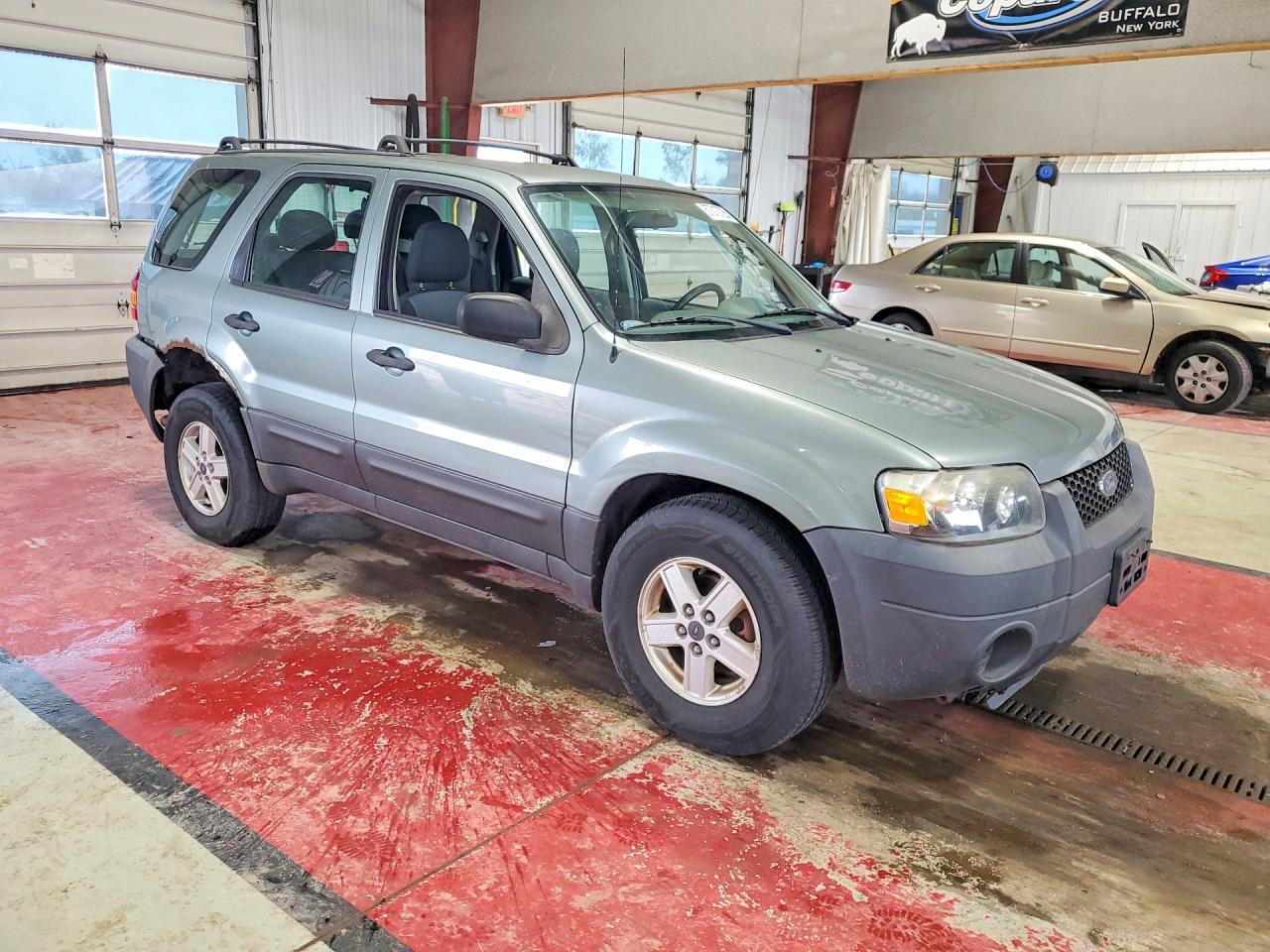 2005 Ford Escape Xls Green vin: 1FMYU92Z75KB52467