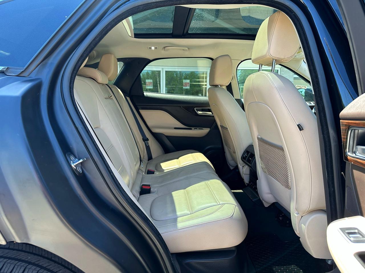 2017 Jaguar F-pace Prestige Black vin: SADCK2BN7HA085506