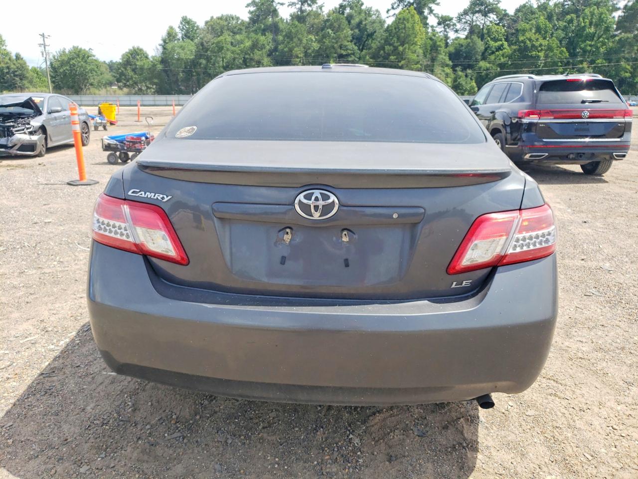 2011 Toyota Camry Le Gray vin: 4T1BF3EK3BU144927