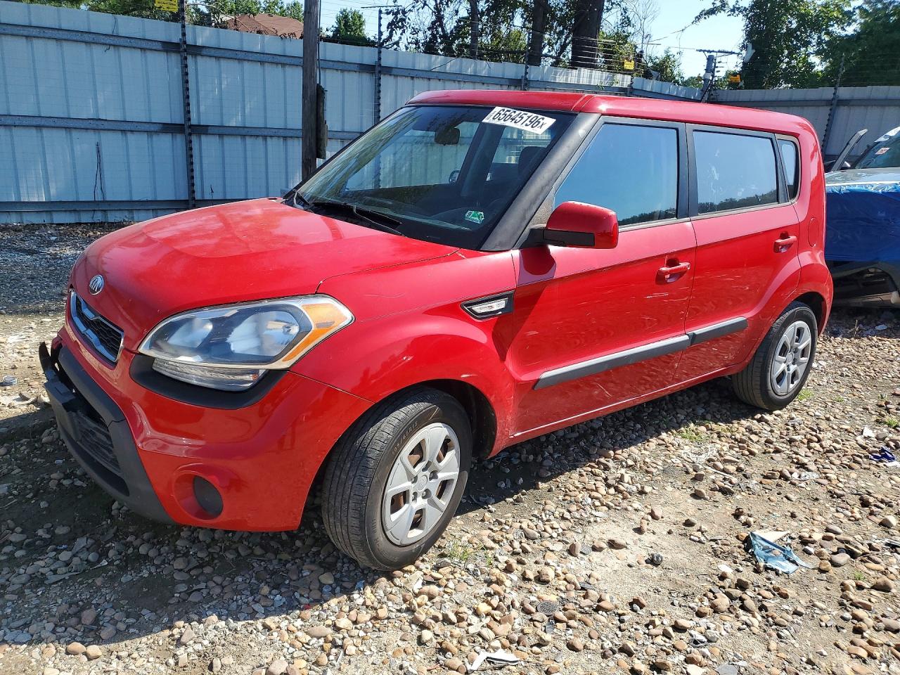 2013 Kia Soul Base Red vin: KNDJT2A51D7574265