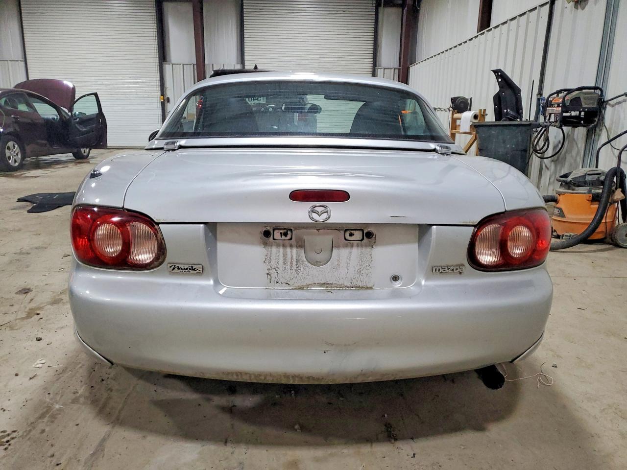 2001 Mazda Mx-5 Miata Base Silver vin: JM1NB353110218616