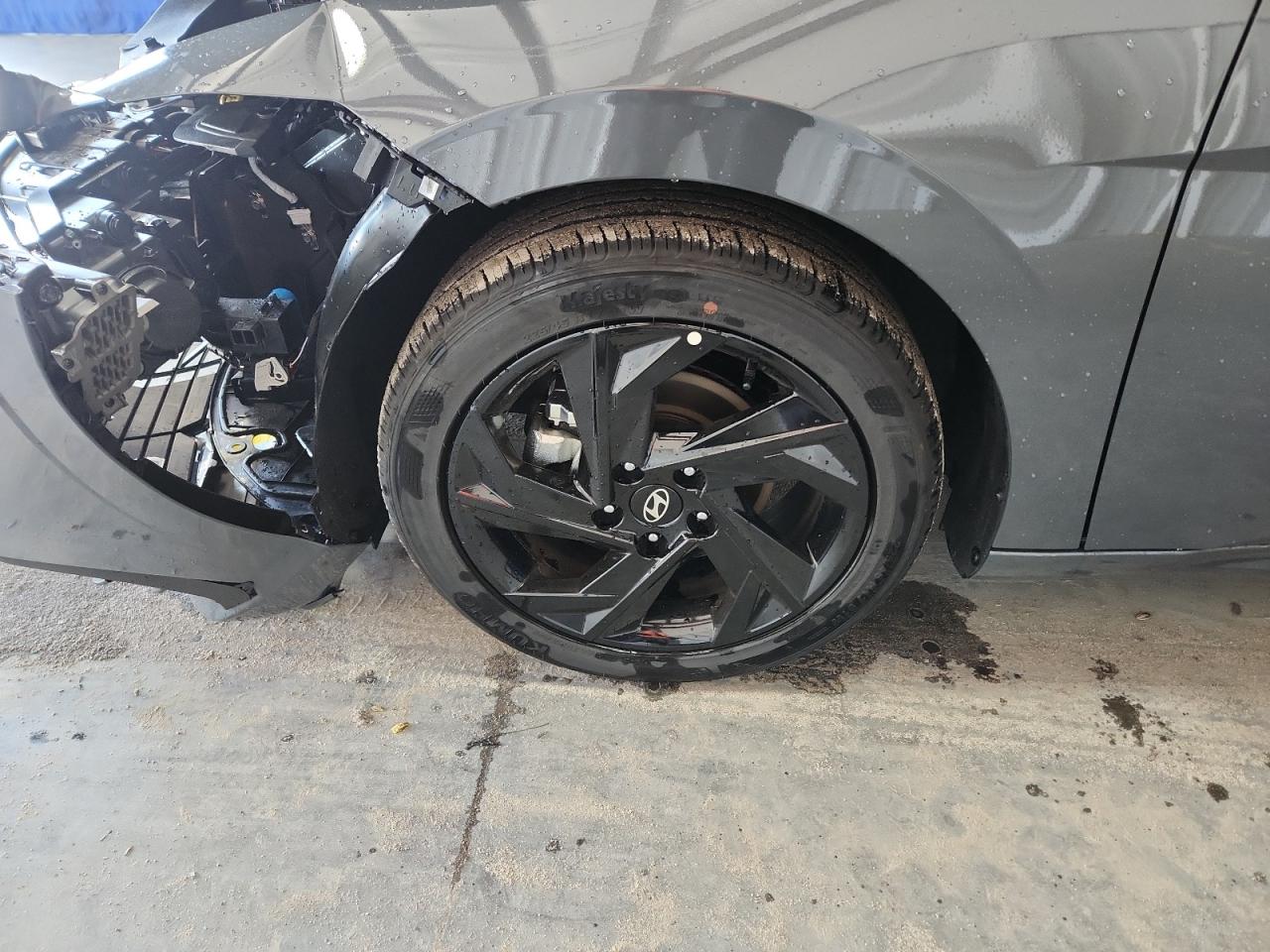 2026 Hyundai Elantra Sel Sport Gray vin: KMHLM4DG6TU190265 Damage: Left Front Wheel, Chipped, 3