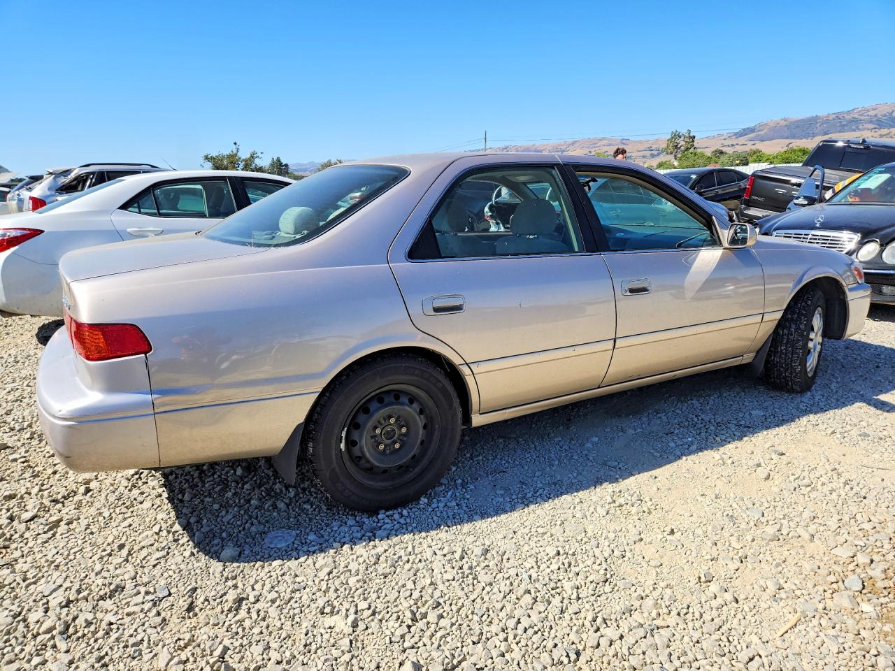 2001 Toyota Camry Le Beige vin: 4T1BG22K81U847384