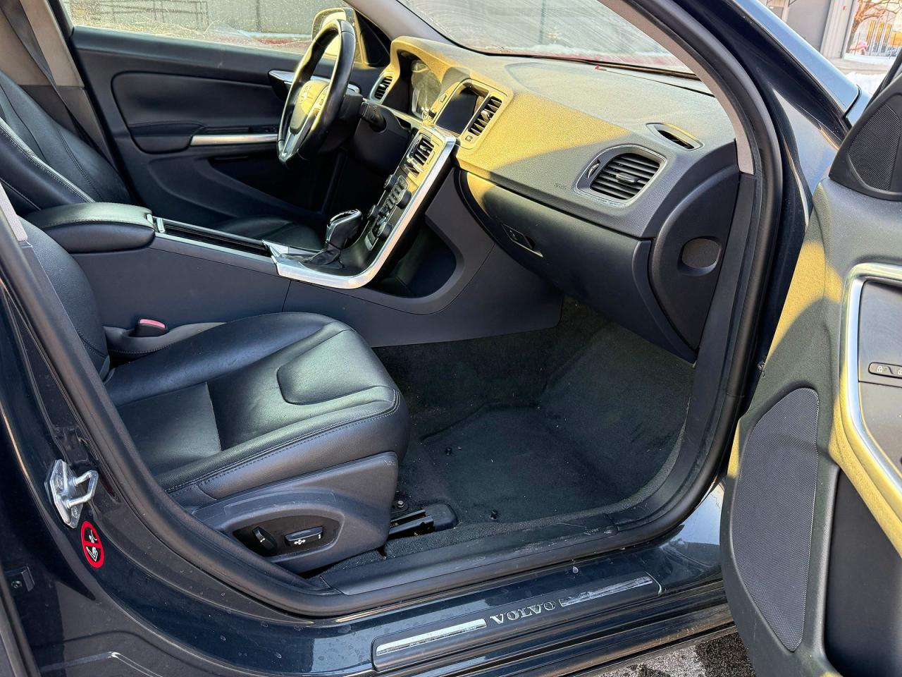 2015 Volvo S60 Premier Gray vin: YV140MFB3F1308889