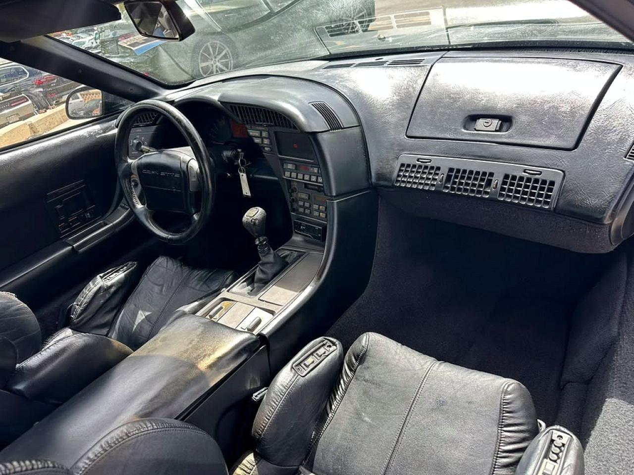 1990 Chevrolet Corvette Black vin: 1G1YY2381L5112976