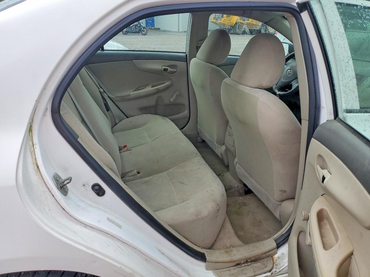 2010 Toyota Corolla Base White vin: 1NXBU4EE2AZ185389
