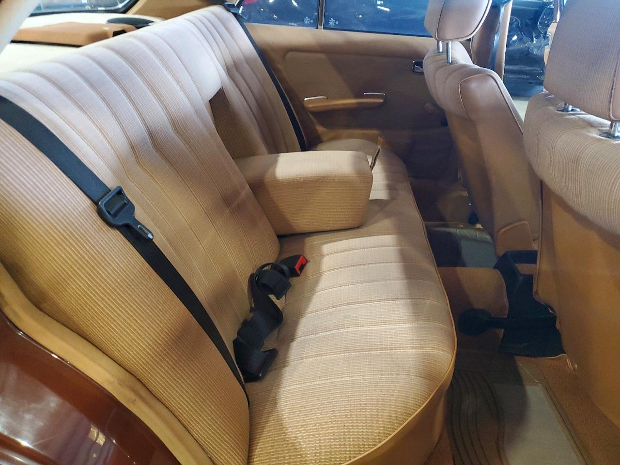 1984 Mercedes 240d Коричневый vin: WDB1231231A136864